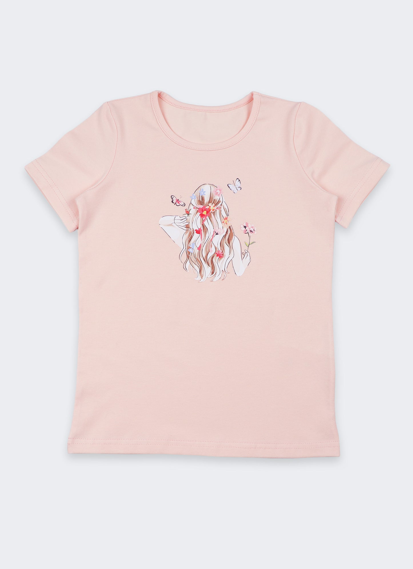 Тениска с принт момиче е с класическа кройка и с флорален принт с пеперуди в косата на момиче, с подгъв на ръкавите и талията в цвят пудра, Момичета 4 - 12 години, Zinc