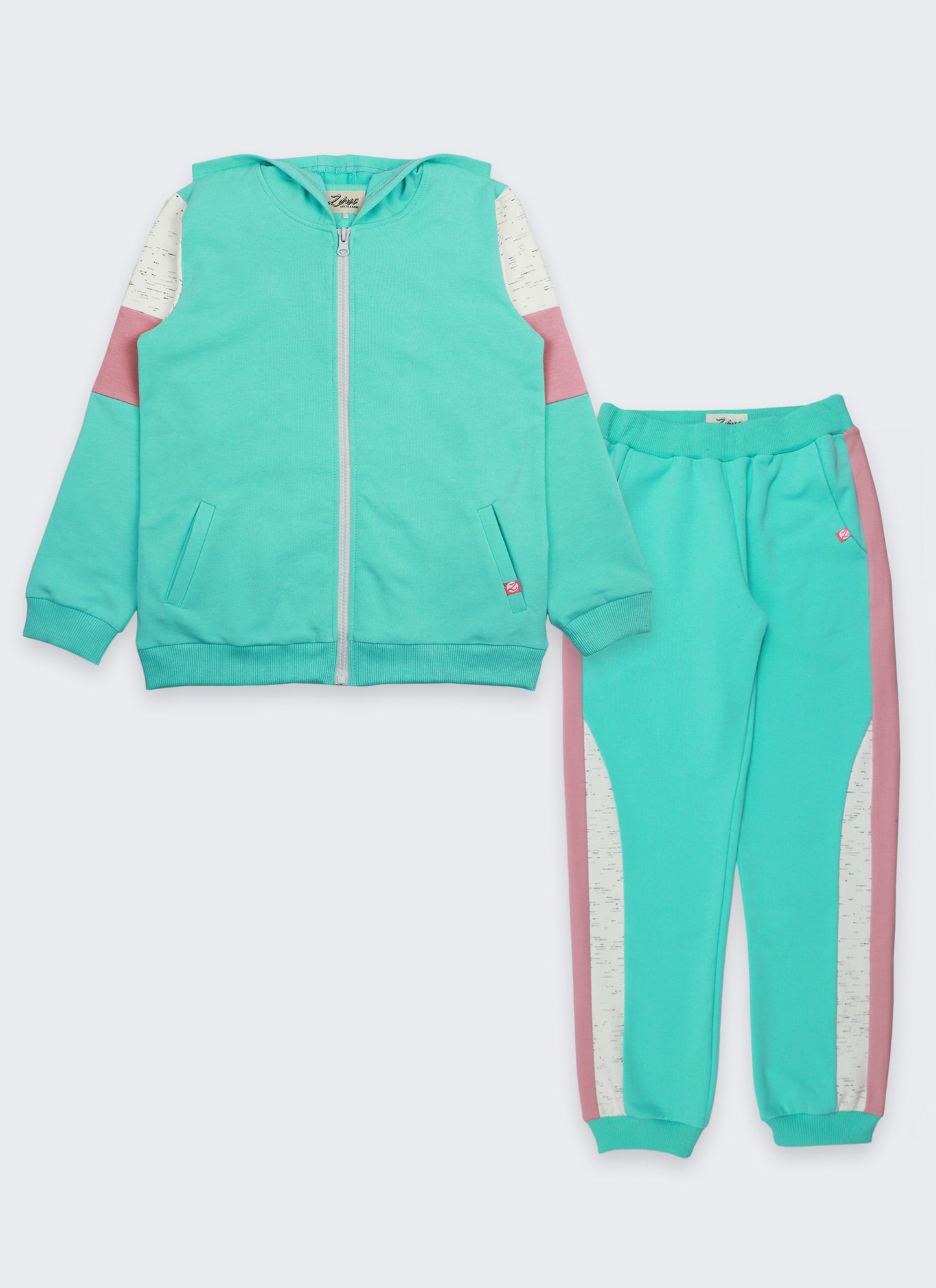 Ватиран цветен комплект