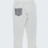 Панталон "Цветни джобове" е модел с ластик на талията и подгъв на крачола с цветен преден, заден джоб и шлиц в цвят светло сив меланж, Zinc момчета 2 - 12 години снимка в гръб