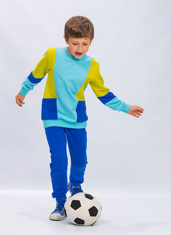 Комплект с блуза на цветни парчета и едноцветно долнище, цветове: светло син меланж, синьо сакс, горчица, за момичета и момчета, Снимка с модел,2 - 12 години, Zinc
