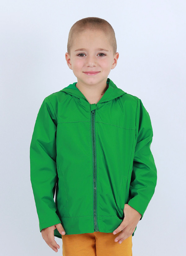 Яке от шушляк е пролетно-есенен модел с качулка в зелен цвят. Закопчава се с цип и е с два предни джоба. Памучен хастар на якето и качулката. снимка с модел, Момчета 2 - 12 години, Zinc