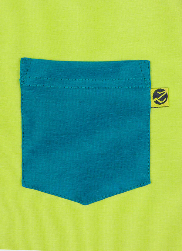 Лятна пижама с джоб включва тениска с реглан ръкав и джоб от ляво и изчистени къси панталони в цвят жълто-зелен + тъмен петрол. Снимка отблизо. Момчета 2 - 12 години, Zinc