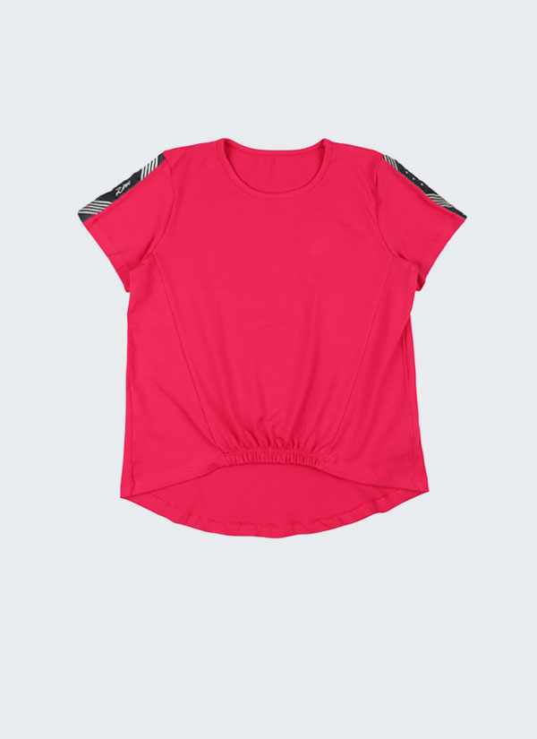 Къса блуза с ленти Zinc е модел с къси ракави и лента Zinc на тях. Удължена е в задната част и по-къса отпред, като в средата е набрана с ластик в цвят тъмна малина, Момичета 5 - 12 години, Zinc