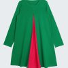 Рокля с цветна плоха е изчистена рокля, модел тип трапец в бг зелен цвят. Плохата е разположена централно отпред и е в цвят тъмна малина, Момичета 2 - 12 години, Zinc