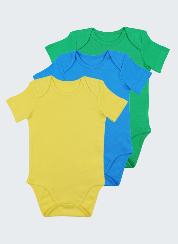 Бебешко боди с къс ръкав - 3бр. е комплект от три класически бодита с прихлупване на рамото и закопчаване с тик-так копчета в долната част. Цветове в комплекта: жълт, син, зелен, Бебета 0 - 2 години, Zinc