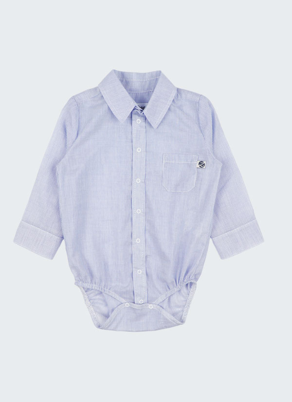 Боди-риза е изчистен модел с яка и дълъг ръкав, закопчава се отпред и на дъното с тик-так копчета, има ластик при крачетата в синьо райе, Бебета 0 - 2 години, Zinc