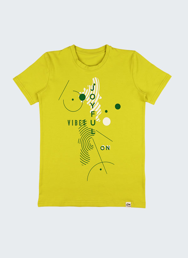 Тениска с геометрични елементи е класическа тениска с принт и надпис "Включи щастливото настроение" в цвят горчица, Момчета 5 - 12 години, Zinc