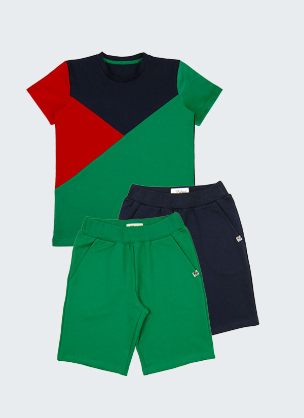 К-т цветна тениска и 2 къси панталона се състои от тениска, чиято предница е разделена на три цветни блока - тъмно син, червен и бг зелен и 2 класически къси панталона с ластик на талията и два странични джоба в бг зелен и тъмно син цвят, Момчета 5 - 12 години, Zinc