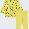 К-т жилетка и панталон като клин се състои от жилетка с къдри и тик-так копчета в жълт цвят на сиви точки и клин като панталон с ластик на талията и подгъв на крачолите в жълт цвят, Бебе момиче 0 - 2 години, Zinc