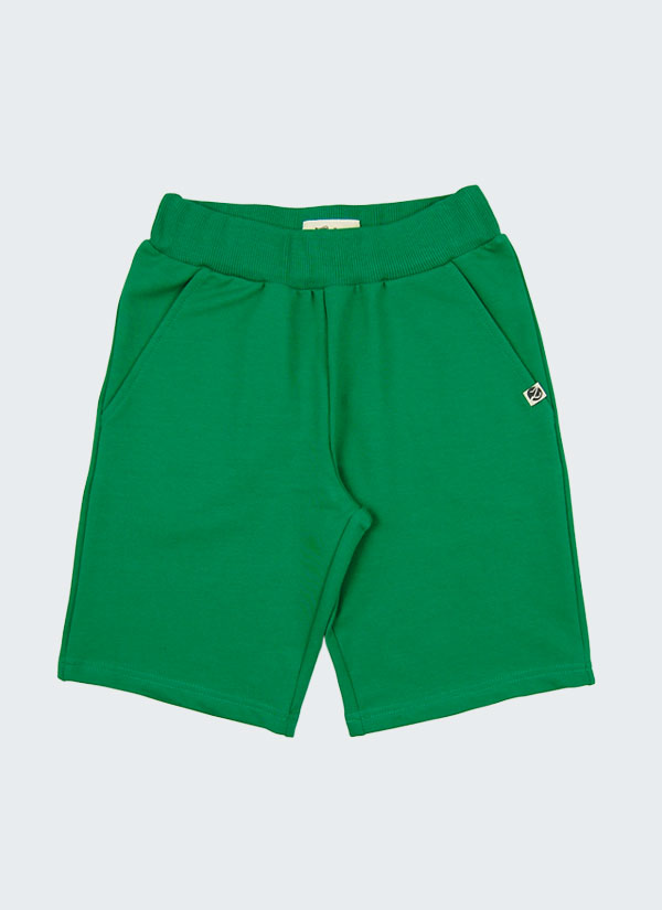 Класически къс панталон е изчистен модел с ластик на талията подгъв на крачолите и два странични джоба в бг зелен цвят, Момчета 2 - 12 години, Zinc