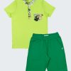 Риза с цветен джоб и къс панталон е комплект, който се състои от риза в жълто-зелен цвят със столче яка и джоб от плат с принт на тропически растения и класически къс панталон в бг зелен цвят, Момчета 2 - 12 години, Zinc