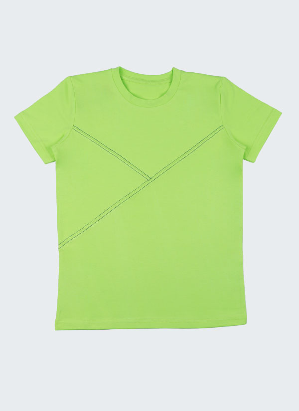 Тениска "Триъгълници" е класическа тениска, на която цветни тегели разделят предницата на три части в жълто-зелен цвят, Момчета 2 - 12 г. Zinc