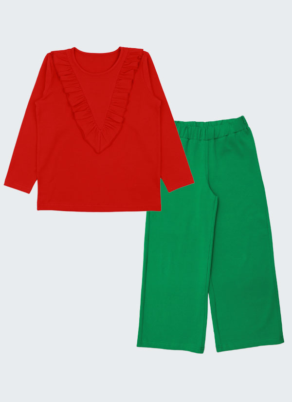 Пижама в червено и зелено се състои от блуза с дълъг ръкав и къдри под деколтето в червен цвят и свободен панталон с ластик на талията и подгъв на крачолите в цвят бг зелен, Момичета 2 - 12 години, Zinc