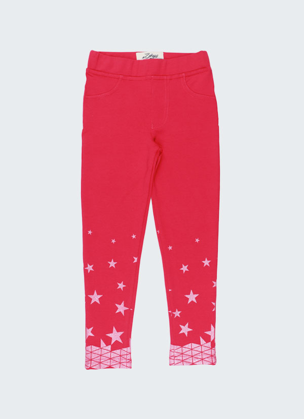 Клин-панталон с принт на звезди е класически клин-панталон с имитация на джобове отпред и реални задни джобове. Моделът е с принт на звезди на крачолите в цвят тъмна малина, Момичета 2 - 5 години, Zinc