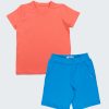 К-т класическа тениска и къс панталон е от изчистена класическа тениска в цвят корал и къс панталон с два странични джоба и ластик на талията в цвят тъмен електрик, Момчета 2 - 12 години, Zinc