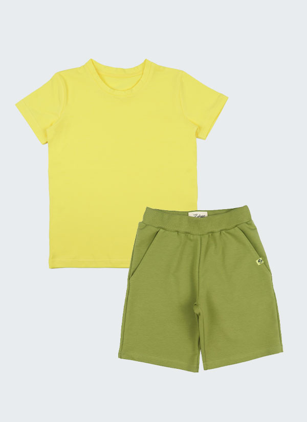 К-т класическа тениска и къс панталон е от изчистена класическа тениска в жълт цвят и къс панталон с два странични джоба и ластик на талията в цвя каки, Момчета 2 - 12 години, Zinc