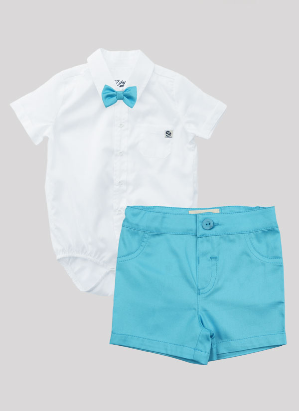 К-т боди-риза, къс панталон и папийонка е от къс панталон в светло син цвят със скрит ластик на талията за коригиране на ширината, изчистено боди-риза с малък джоб в бял цвят и папийонка пришита на ластик с копче в светло син цвят, Момчета, 3 месеца - 1 година, Zinc, Момчета 0 - 2 години, Zinc