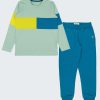 Блуза с цветни правоъгълници и долнище се състои от изчистен модел блуза в цвят млечна мента и цветни правоъгълници на предната част и ръкавите в цвят звънливо жълт и петрол, плюс класическо долнище в цвят син петрол, Момчета 3 - 10 години, Zinc