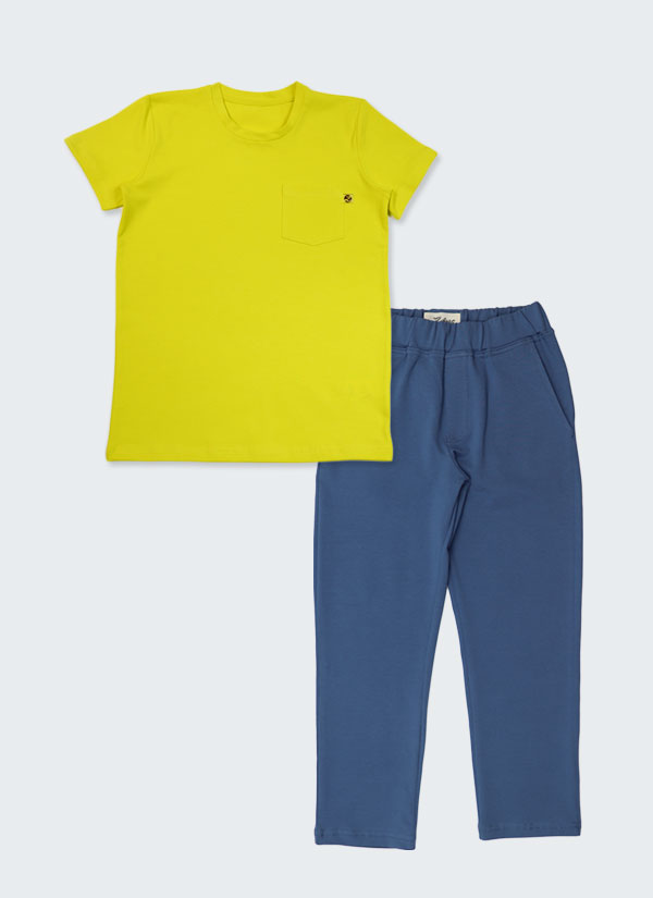 Тениска с джоб + тънко долнище е тънък комплект за лятото, който се състои от блуза с джоб в силно жълт цвят и долнище като панталон с два италиански джоба и подгъв на крачолите в цвят джинс, Момчета 2 - 5 години, Zinc