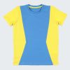 Комплект с цветни платки се състои от тениска в цвят аква с вертикални платки в ярко жълт цвят и къс панталон с класически силует в цвят аква и цветни платки в ярко жълт цвят разположени аналогично на тениската, Момчета 2 - 10 години, Zinc (тениска)