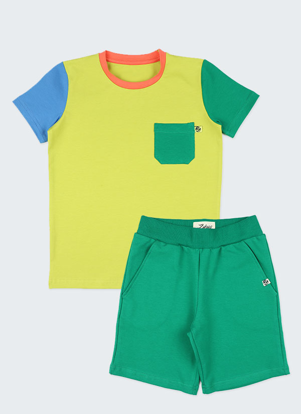 Цветен комплект за лятото се състои от класически къс панталон с бг зелен цвят и тениска в цвят горчица и различни ръкави в бг зелен и цвят аква и джоб вляво в бг зелен цвят, Момчета 2 - 10 години, Zinc